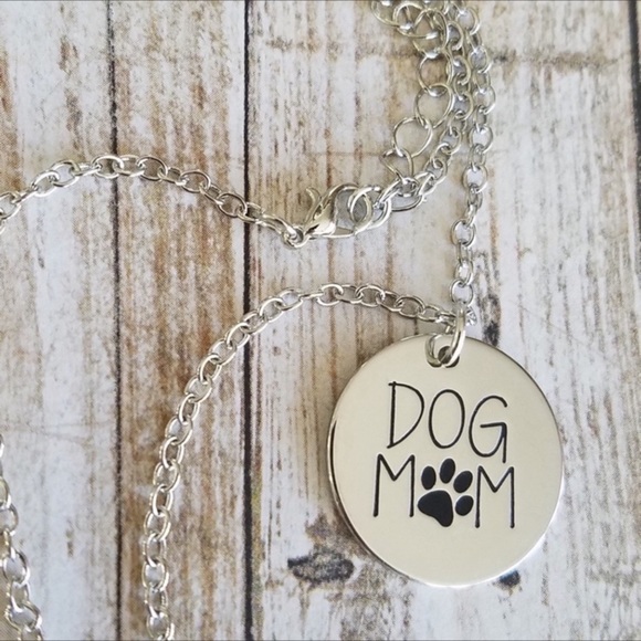 DOG MOM stamped necklace - Picture 2 of 4